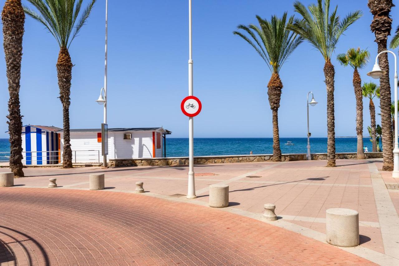 Apartamento Primera Linea Playa Алгаробо-Коста Екстериор снимка