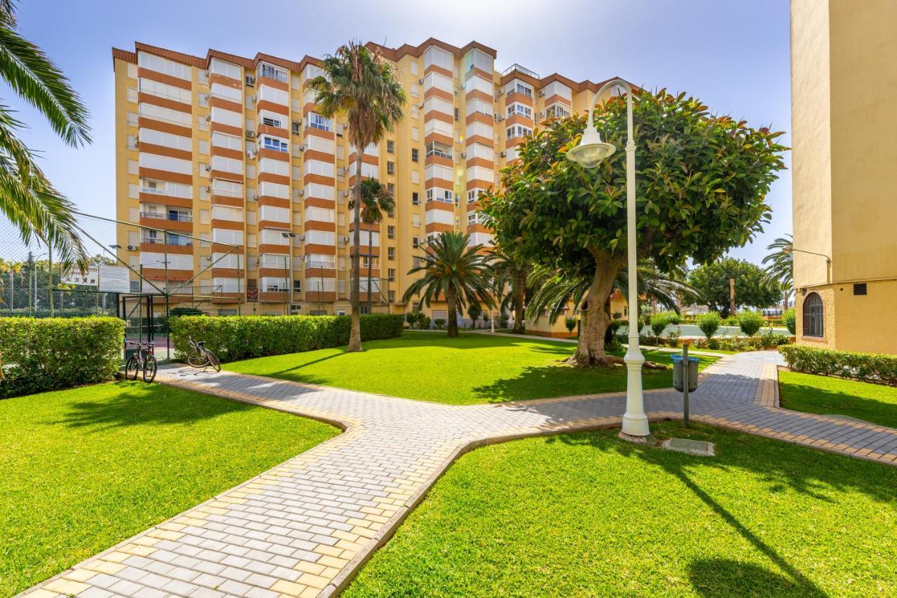 Apartamento Primera Linea Playa Алгаробо-Коста Екстериор снимка