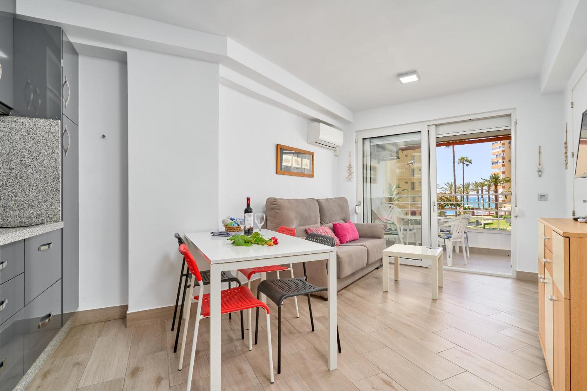 Apartamento Primera Linea Playa Алгаробо-Коста Екстериор снимка